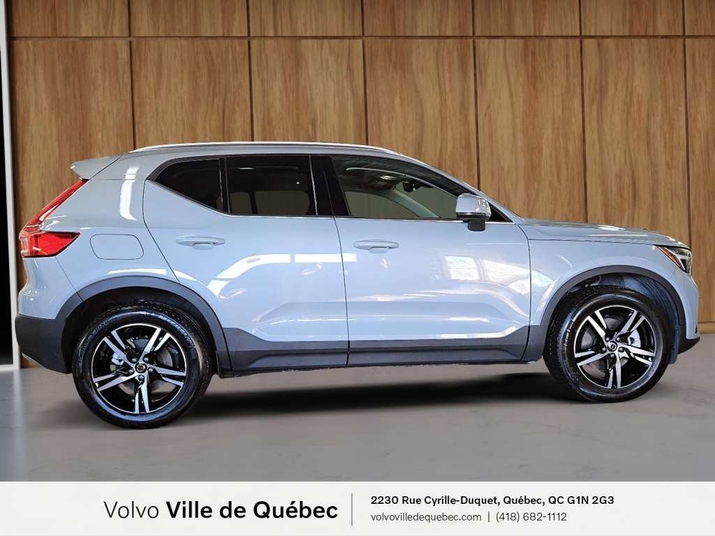 2025 Volvo XC40 B5 - Core-4