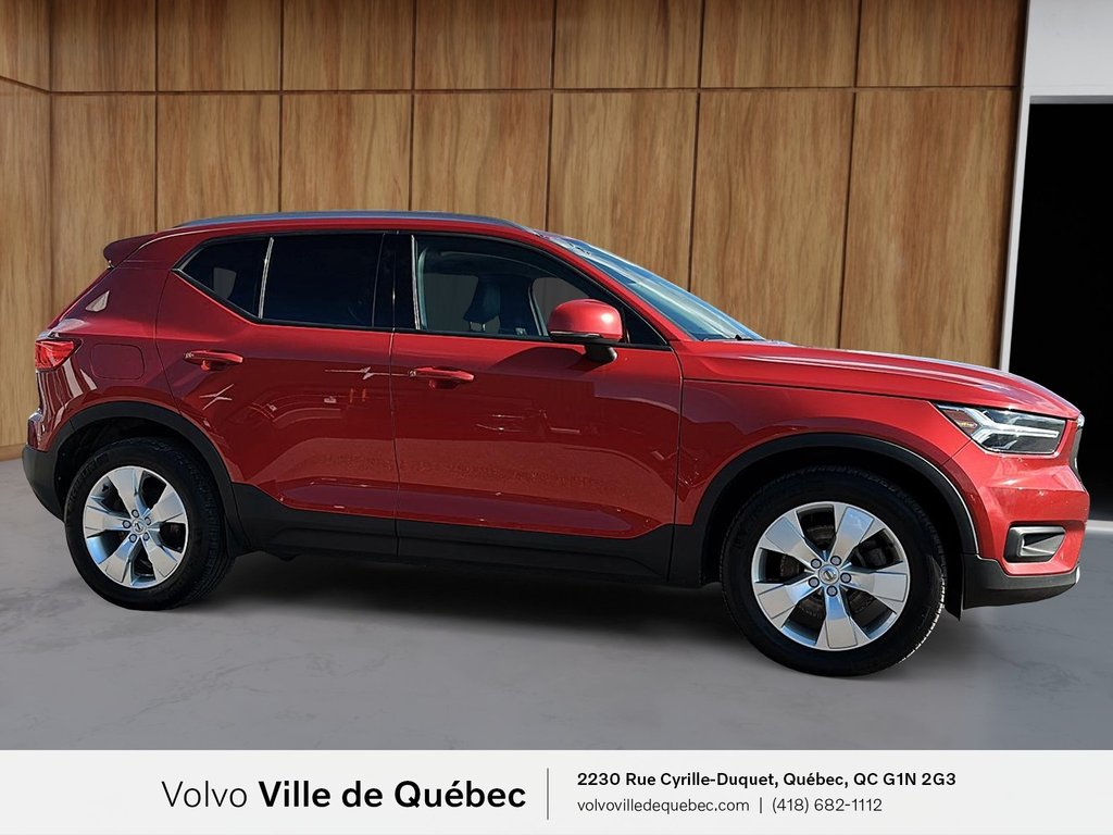 2020 Volvo XC40 Momentum-2