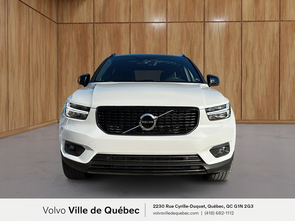 2022 Volvo XC40 R-Design-1