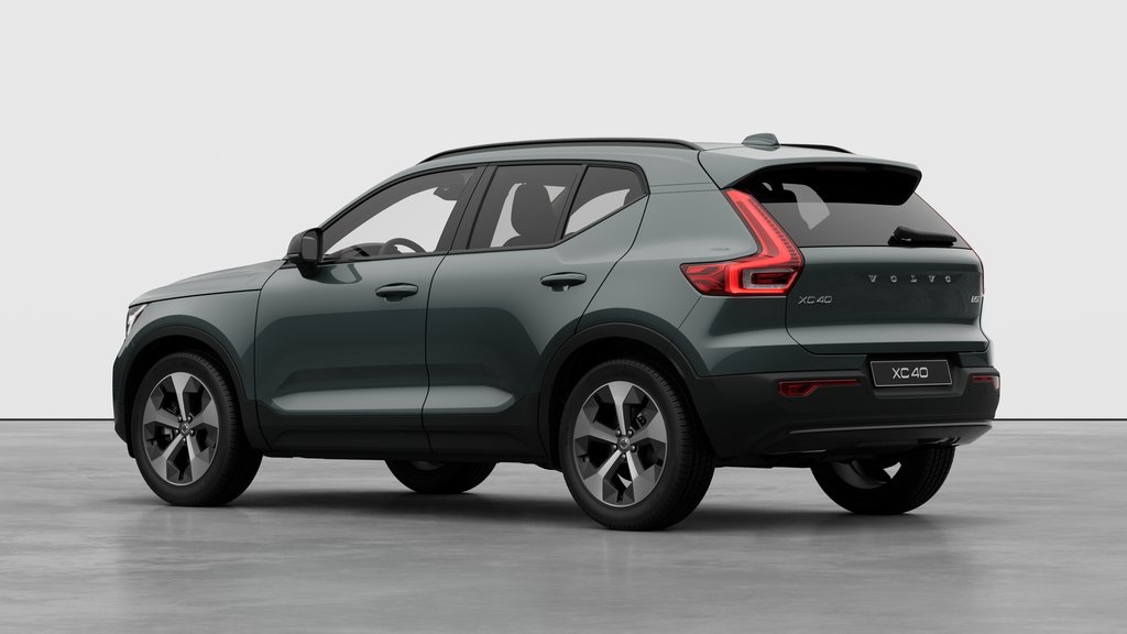 Volvo XC40 PLUS DARK THEME 2026-1
