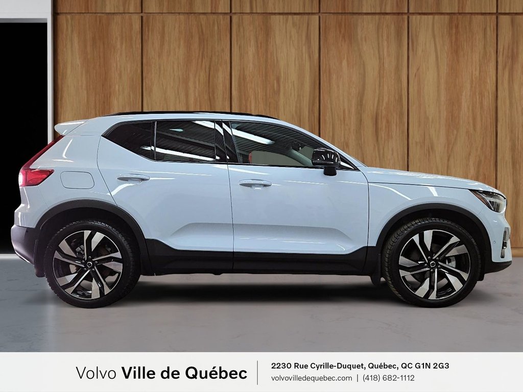 Volvo XC40 Plus Dark Theme 2026-3