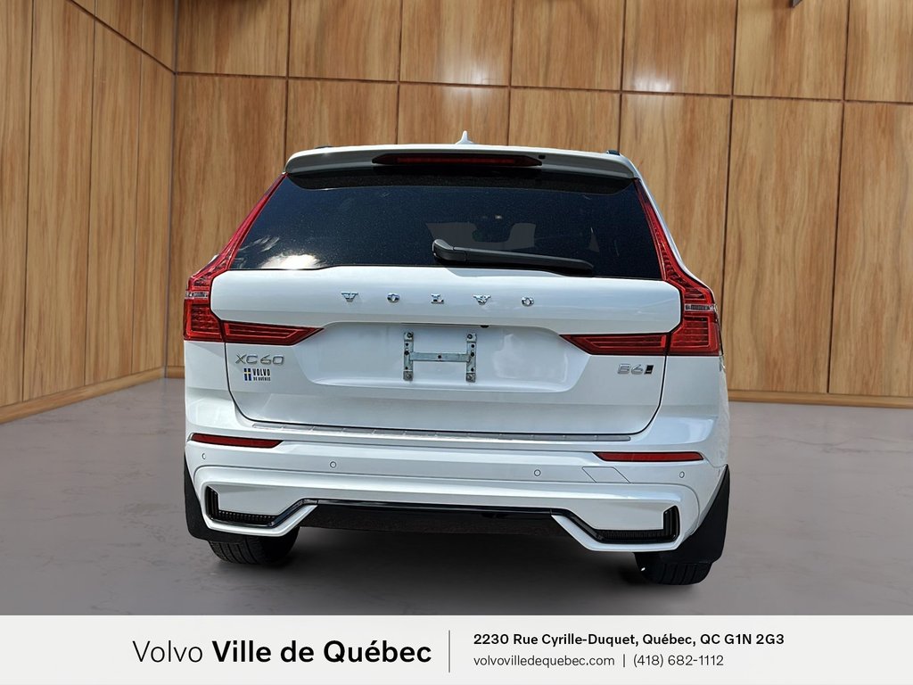 2023 Volvo XC60 Plus Dark Theme-3