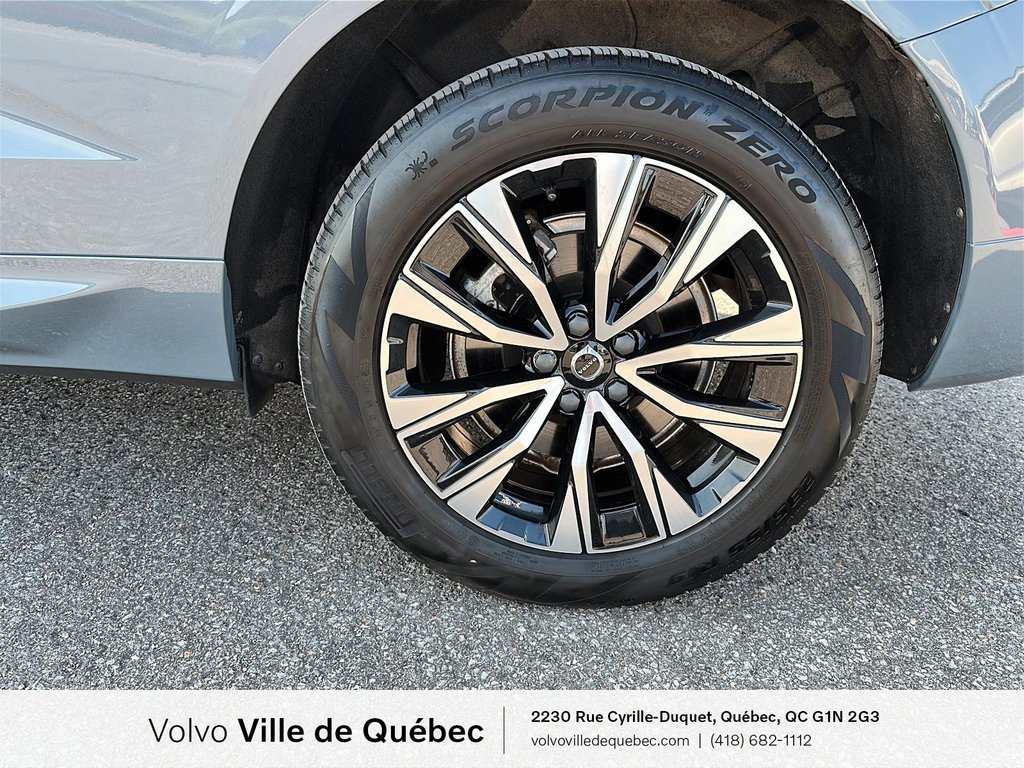 2023 Volvo XC60 Plus Dark Theme-6