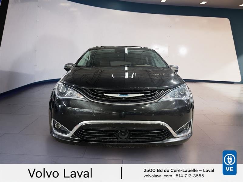 Chrysler Pacifica Hybrid Limited 2019 à Laval, Québec - 2 - w1024h768px