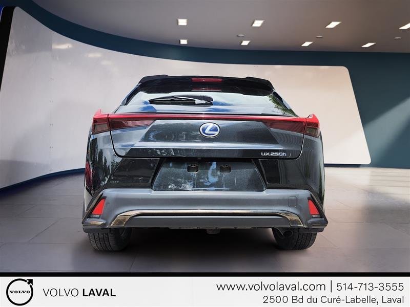 UXH UX 250h AWD 2022 à Laval, Québec - 8 - w1024h768px