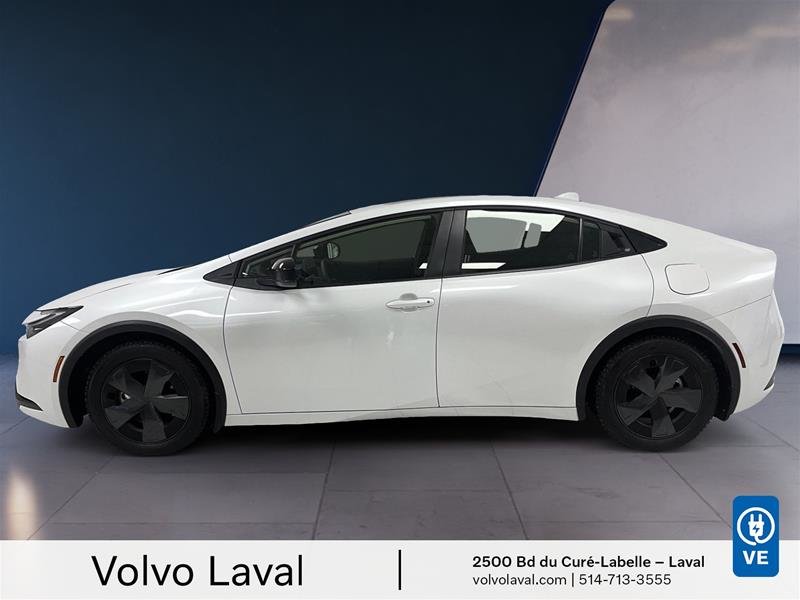 2024 Toyota Prius Plug-in Hybrid SE in Laval, Quebec - 4 - w1024h768px