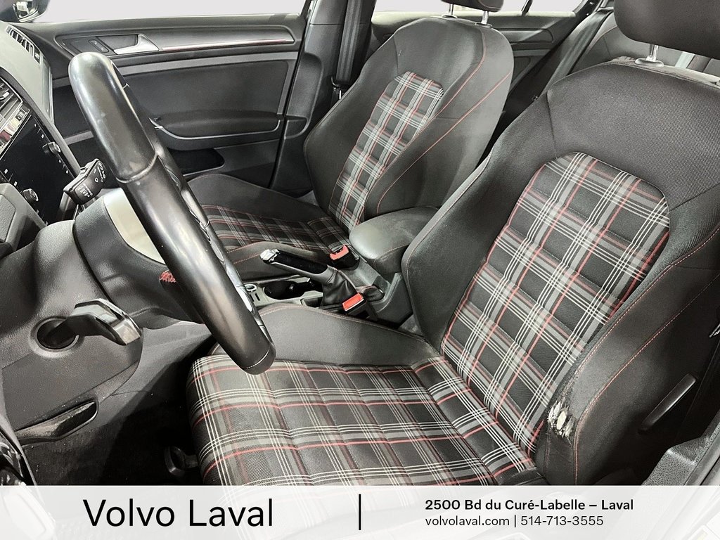 Volkswagen Golf GTI 5-Dr 2.0T 6sp 2019 à Laval, Québec - 10 - w1024h768px