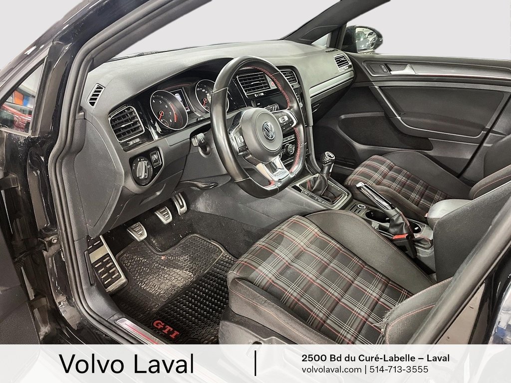 Volkswagen Golf GTI 5-Dr 2.0T 6sp 2019 à Laval, Québec - 9 - w1024h768px