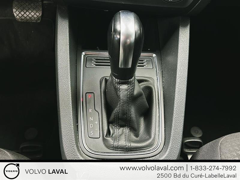 2015  Jetta Trendline 2.0 6sp at in Laval, Quebec - 15 - w1024h768px