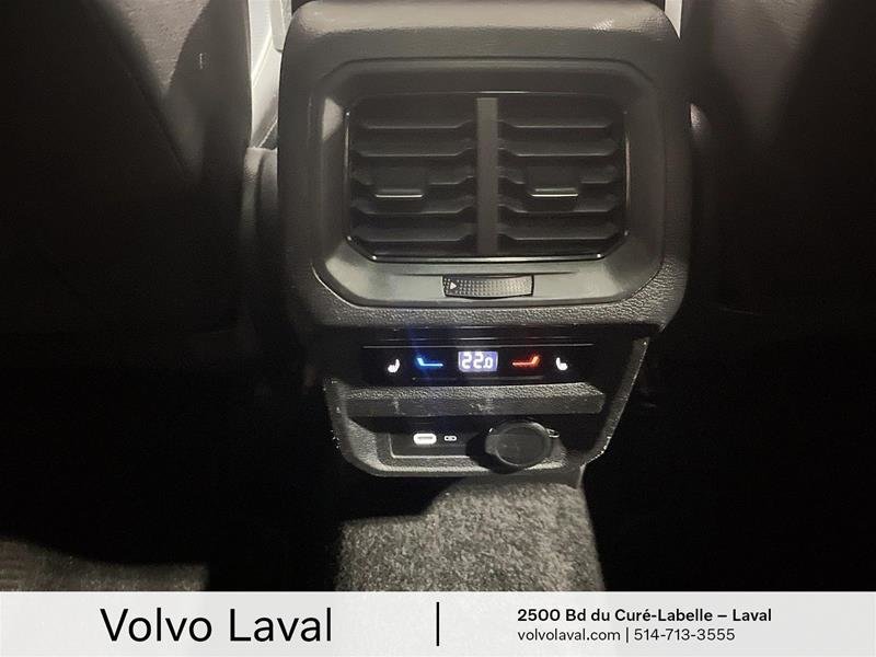 Volkswagen Tiguan Highline 2.0T 8sp at w/Tip 4M 2022 à Laval, Québec - 19 - w1024h768px