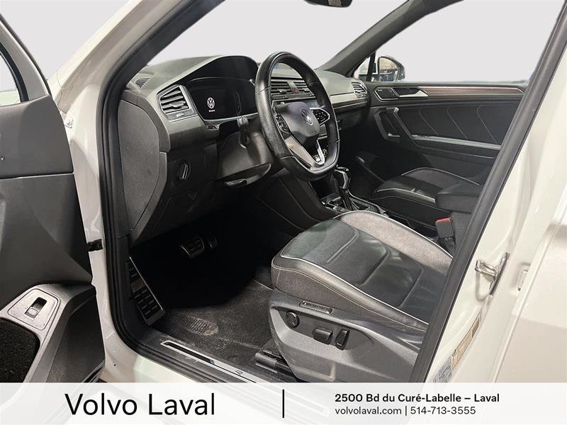 Volkswagen Tiguan Highline 2.0T 8sp at w/Tip 4M 2022 à Laval, Québec - 10 - w1024h768px