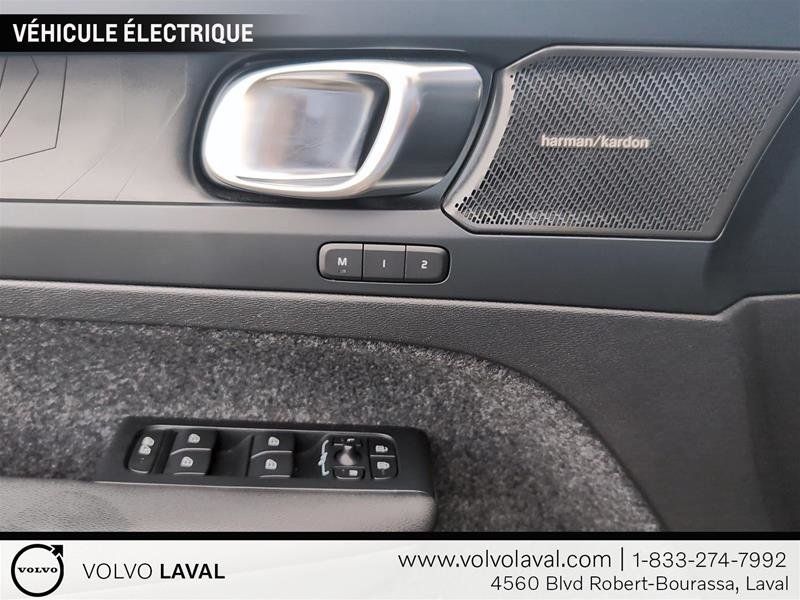 2023  C40 Recharge TWIN Ultimate - Dark in Laval, Quebec - 12 - w1024h768px