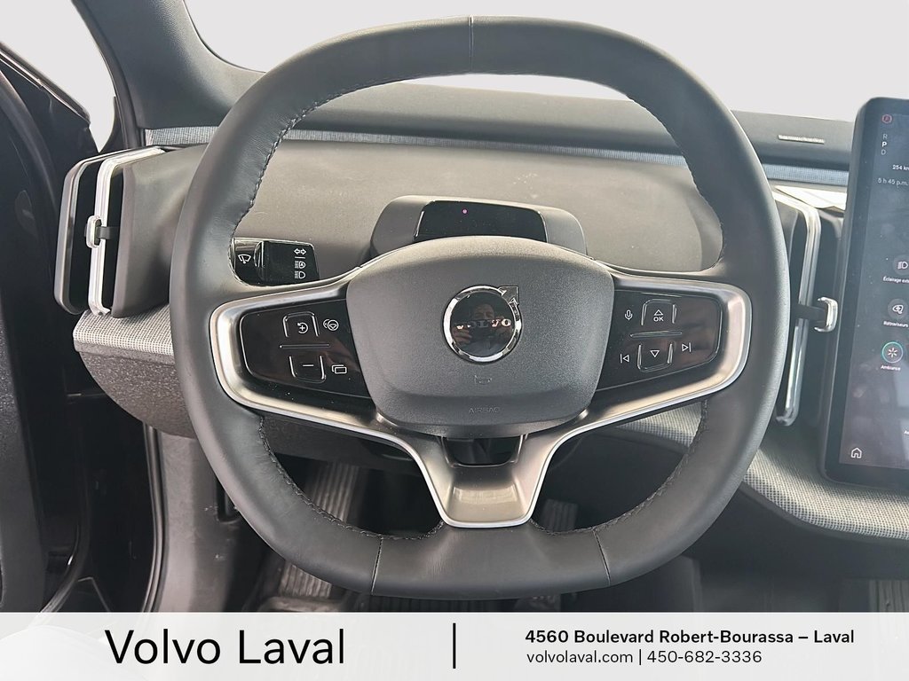 2025 Volvo EX30 Plus in Laval, Quebec - 10 - w1024h768px