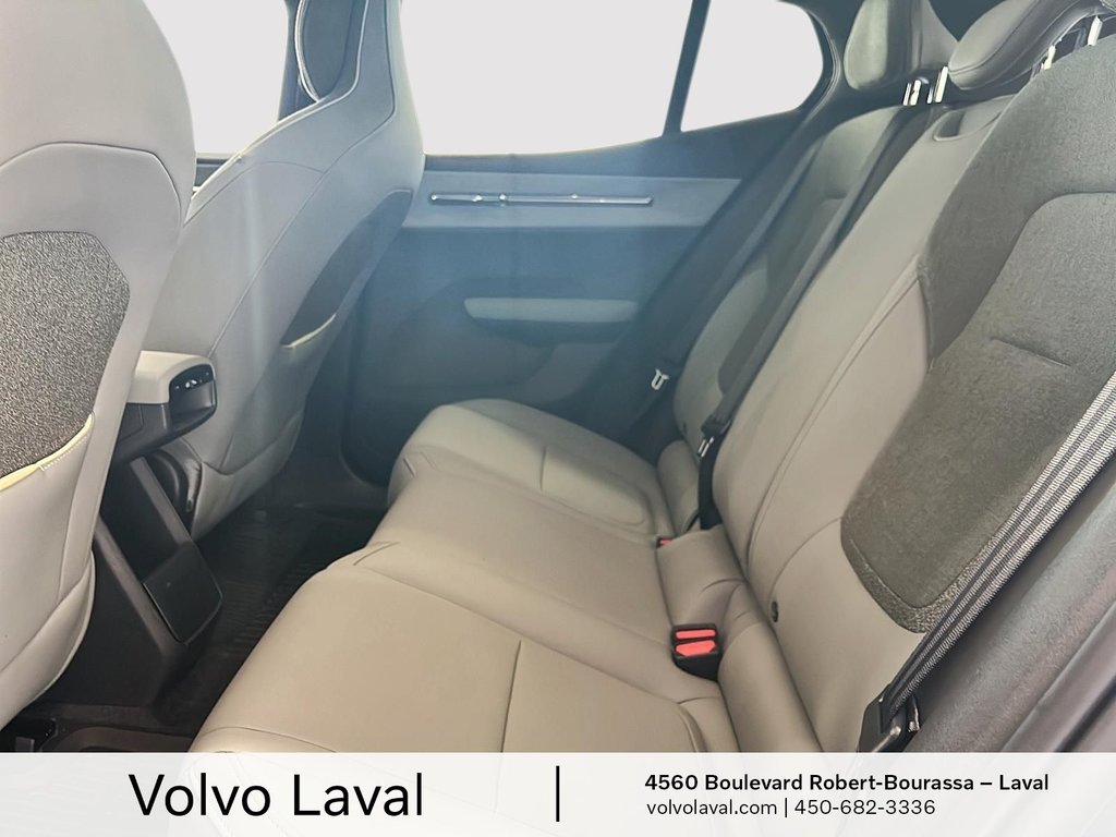 2025 Volvo EX30 Plus in Laval, Quebec - 16 - w1024h768px
