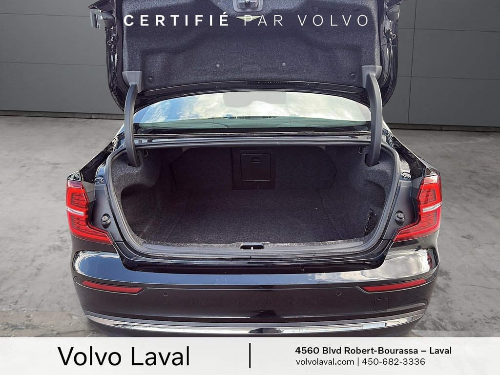 Volvo S60 Ultimate Bright Theme 2023 à Laval, Québec - 6 - w1024h768px