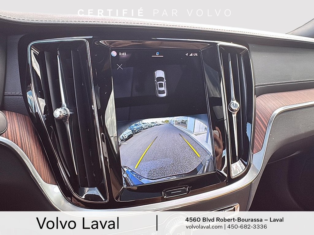 Volvo S60 Ultimate Bright Theme 2023 à Laval, Québec - 17 - w1024h768px