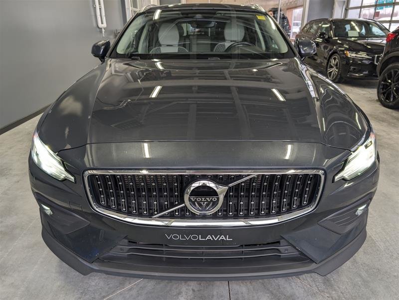 2019  V60 Cross Country T5 AWD in Laval, Quebec - 3 - w1024h768px