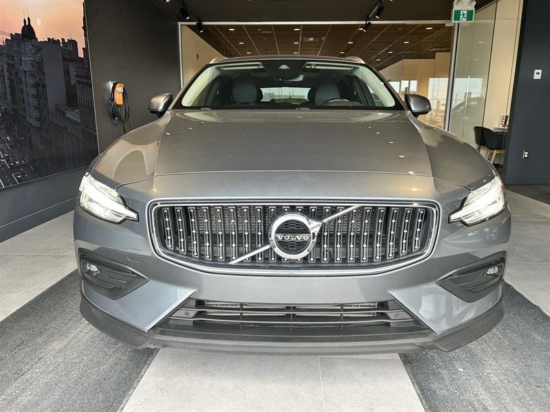 2021  V60 Cross Country T5 AWD in Laval, Quebec - 7 - w1024h768px