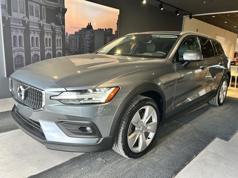 2021  V60 Cross Country T5 AWD in Laval, Quebec - 20 - w1024h768px