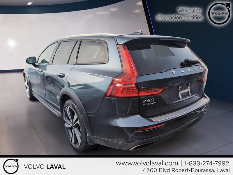 2021  V60 Cross Country T5 AWD in Laval, Quebec - 5 - w1024h768px