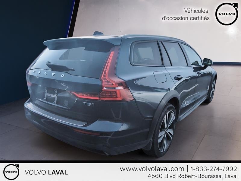 2021  V60 Cross Country T5 AWD in Laval, Quebec - 4 - w1024h768px