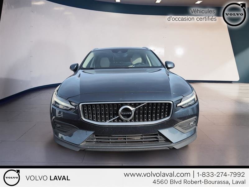 2021  V60 Cross Country T5 AWD in Laval, Quebec - 2 - w1024h768px