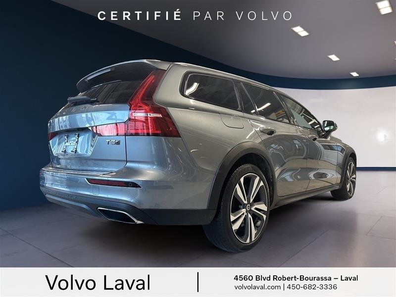 Volvo V60 Cross Country T5 AWD 2021 à Laval, Québec - 11 - w1024h768px