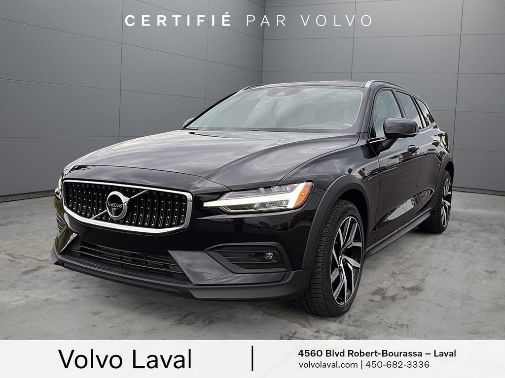 Volvo V60 Cross Country BASE 2022 à Laval, Québec - 1 - w1024h768px