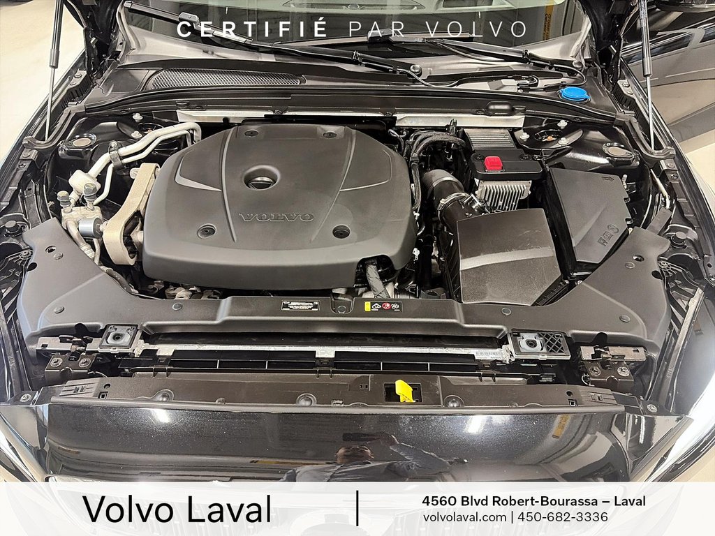 2022 Volvo V60 Cross Country MOMENTUM in Laval, Quebec - 11 - w1024h768px