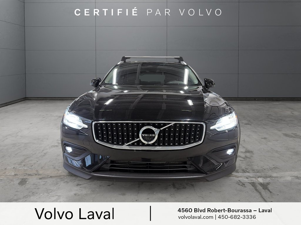 2022 Volvo V60 Cross Country MOMENTUM in Laval, Quebec - 3 - w1024h768px