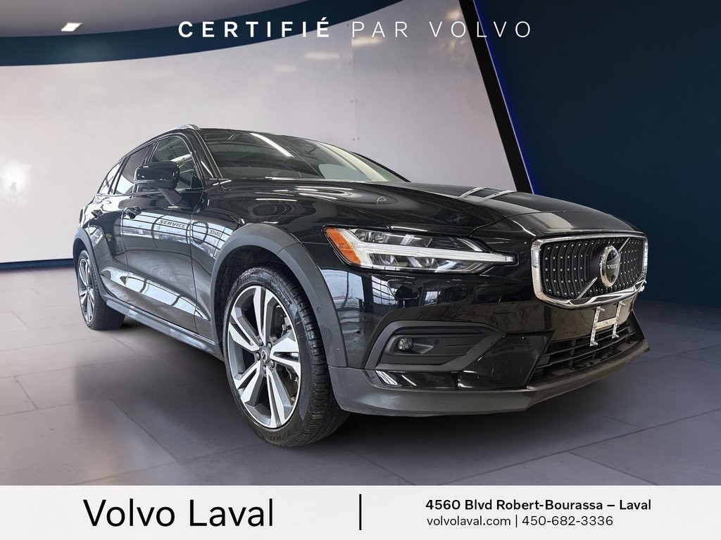 Volvo V60 Cross Country B5 AWD Plus 2024 à Laval, Québec - 2 - w1024h768px