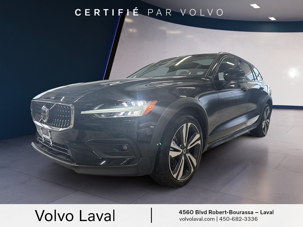 Volvo V60 Cross Country B5 AWD Plus 2024 à Laval, Québec - 1 - w1024h768px