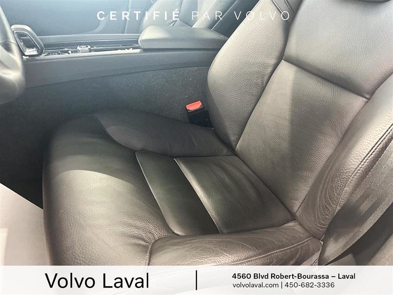 Volvo V60 Cross Country B5 AWD Plus 2024 à Laval, Québec - 12 - w1024h768px