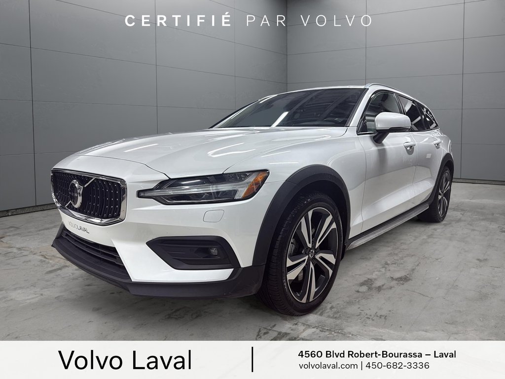 Volvo V60 Cross Country Ultimate 2024 à Laval, Québec - 1 - w1024h768px