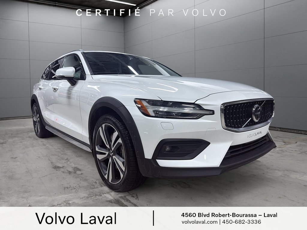Volvo V60 Cross Country Ultimate 2024 à Laval, Québec - 3 - w1024h768px