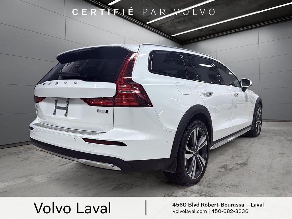 Volvo V60 Cross Country Ultimate 2024 à Laval, Québec - 4 - w1024h768px