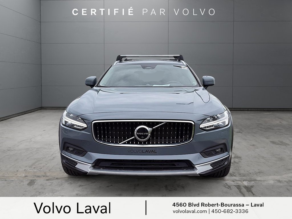Volvo V90 Cross Country  2022 à Laval, Québec - 2 - w1024h768px