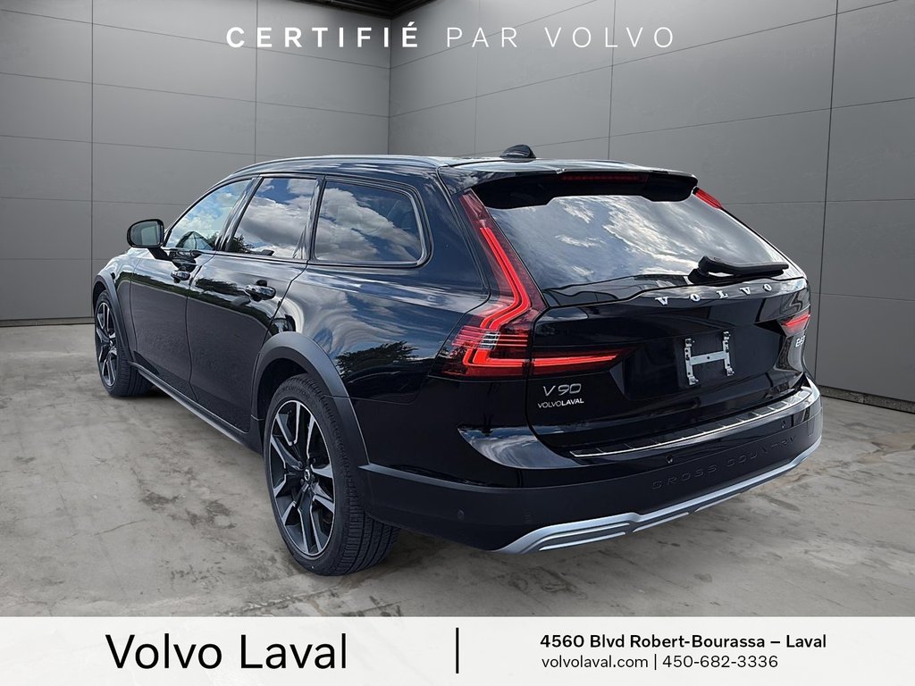 Volvo V90 Cross Country Ultimate 2023 à Laval, Québec - 4 - w1024h768px