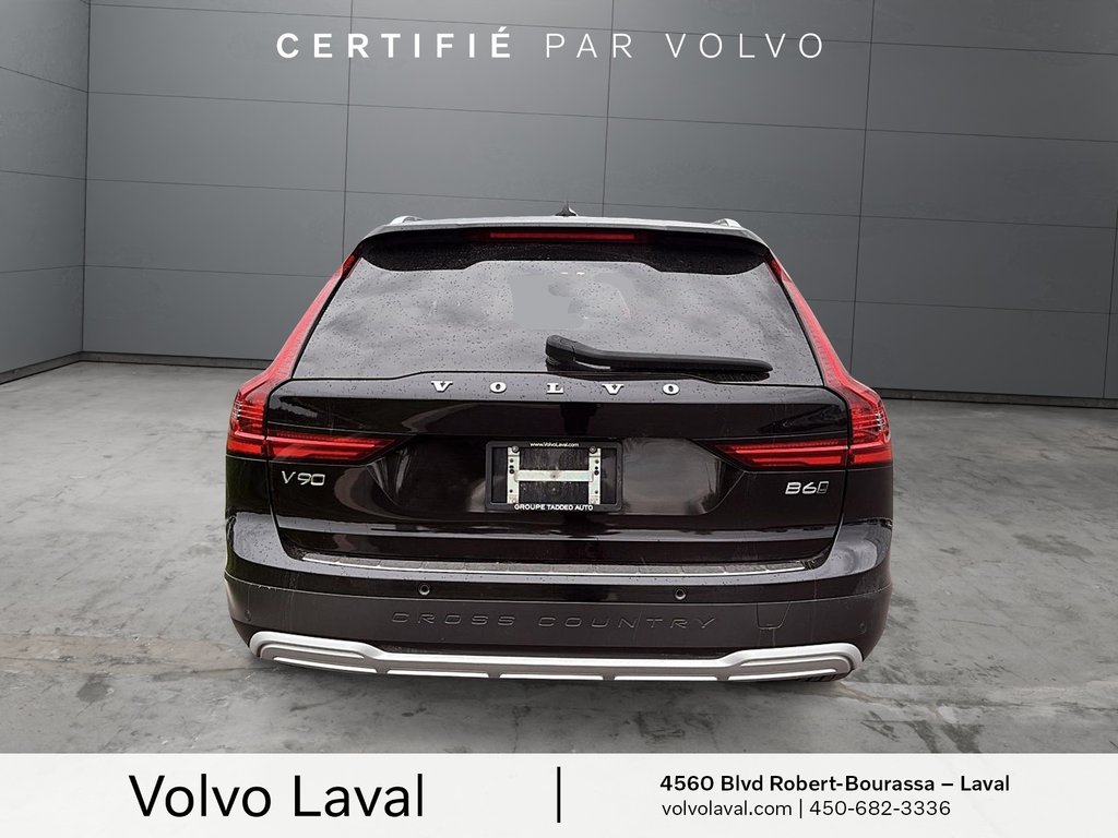 Volvo V90 Cross Country Ultimate 2024 à Laval, Québec - 3 - w1024h768px