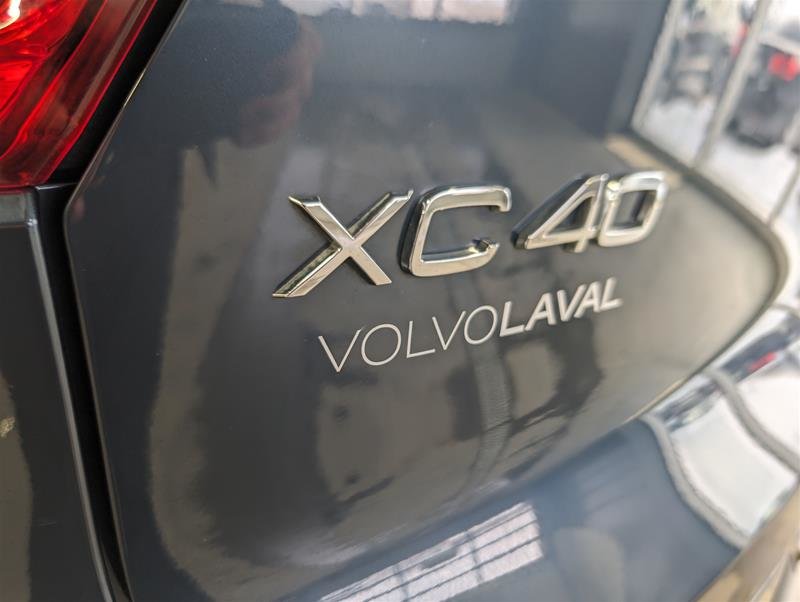 2020  XC40 T5 AWD Inscription in Laval, Quebec - 10 - w1024h768px