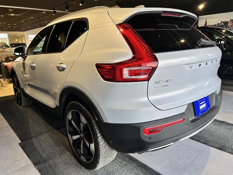 2020  XC40 T5 AWD Inscription in Laval, Quebec - 2 - w1024h768px