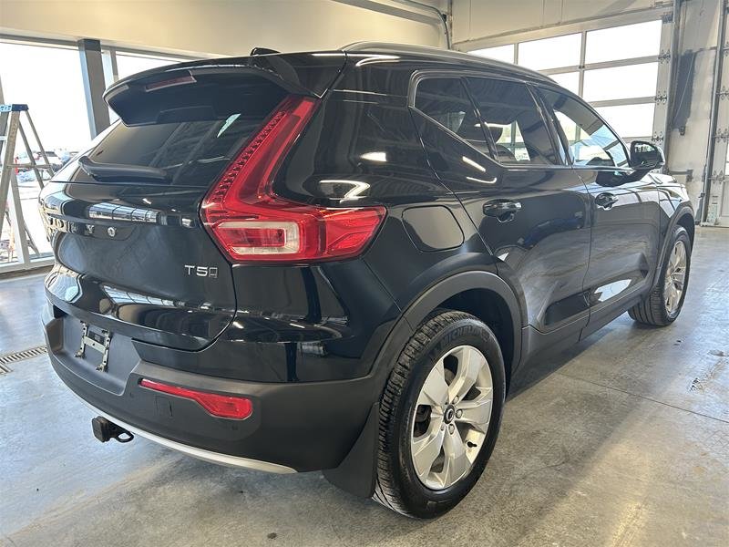 2020  XC40 T5 AWD Momentum in Laval, Quebec - 5 - w1024h768px