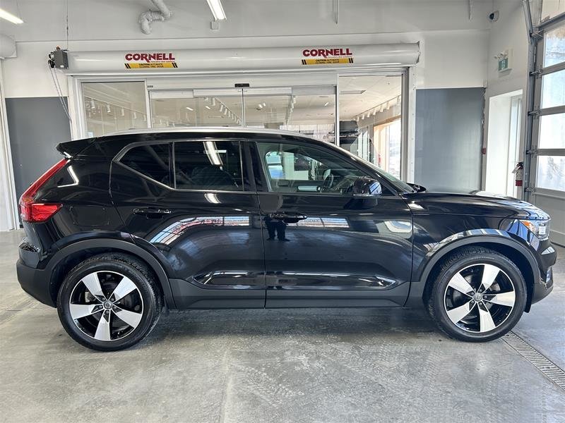 2020  XC40 T4 AWD Momentum in Laval, Quebec - 6 - w1024h768px