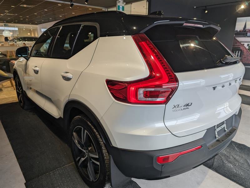 2021  XC40 T5 AWD R-Design in Laval, Quebec - 11 - w1024h768px