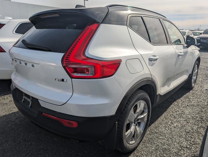 2021  XC40 T5 AWD R-Design in Laval, Quebec - 6 - w1024h768px