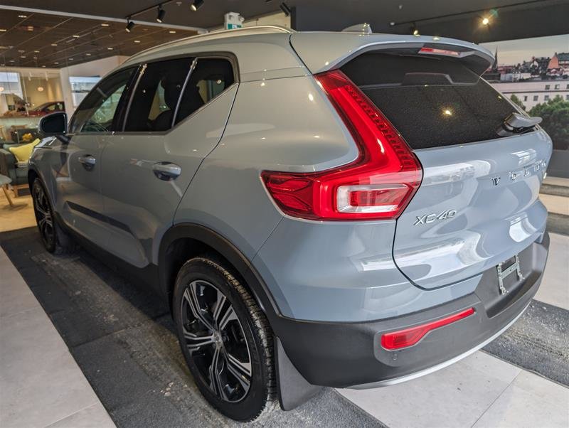 2021  XC40 T5 AWD Inscription in Laval, Quebec - 8 - w1024h768px