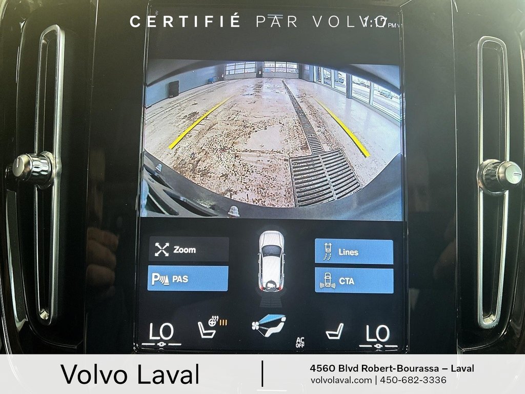 2021 Volvo XC40 T5 AWD R-Design in Laval, Quebec - 15 - w1024h768px