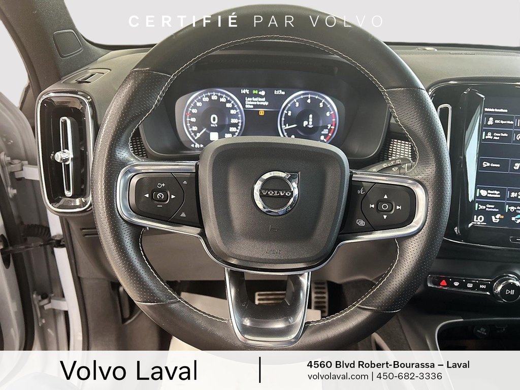 2021 Volvo XC40 T5 AWD R-Design in Laval, Quebec - 18 - w1024h768px