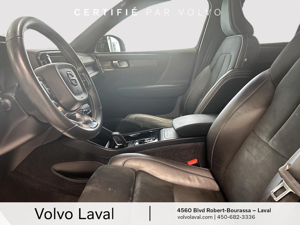 2021 Volvo XC40 T5 AWD R-Design in Laval, Quebec - 8 - w1024h768px