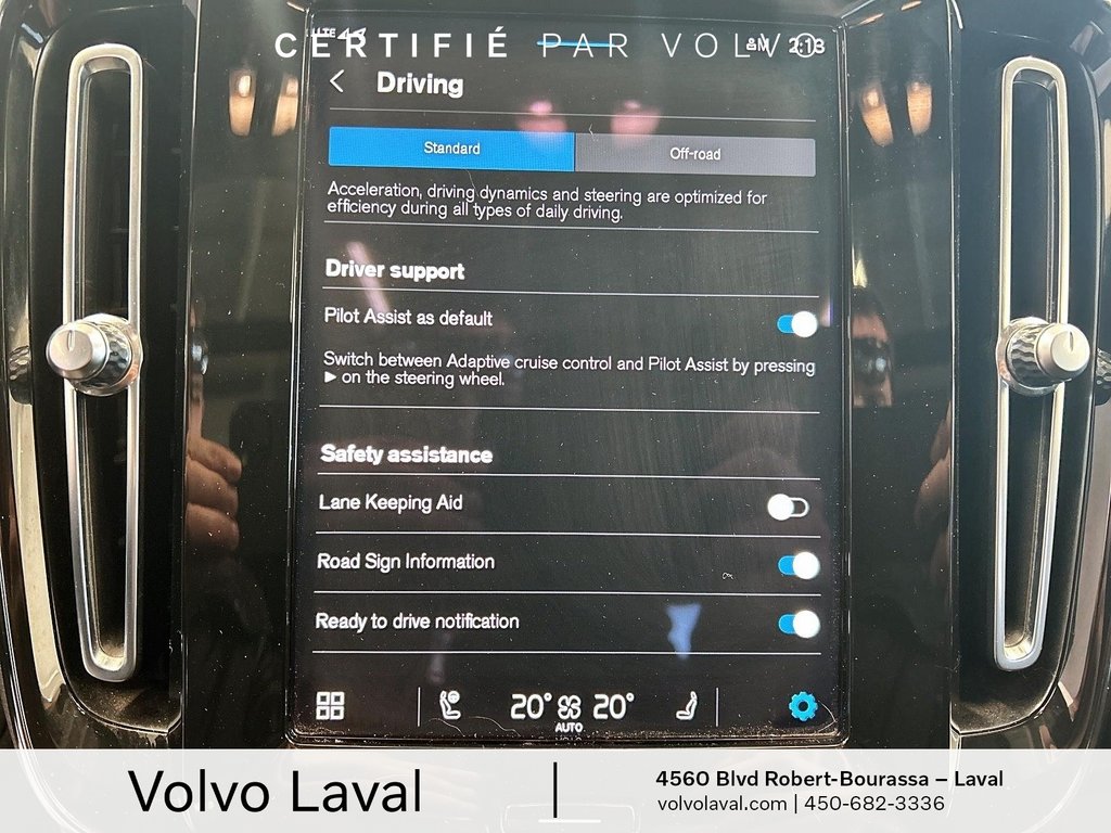 2021 Volvo XC40 Recharge in Laval, Quebec - 14 - w1024h768px